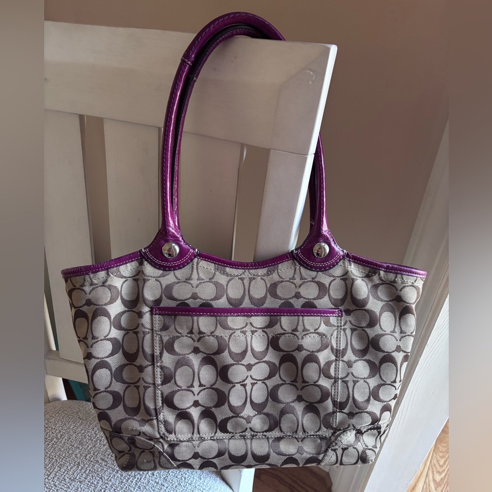 Coach Signature C Tote Shoulder Bag Tan with Berry Leather Trim - Picture 2 of 11
